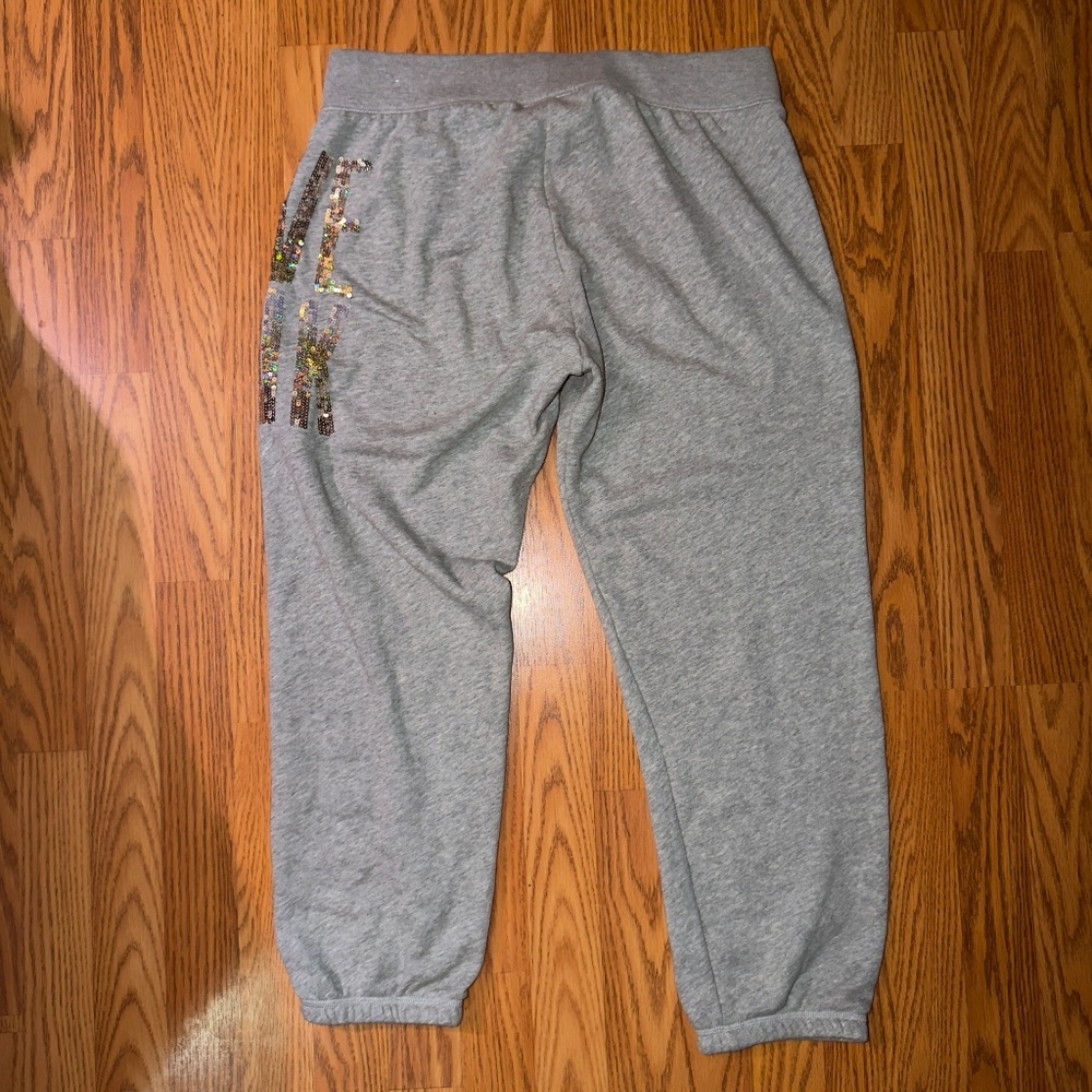 PINK Victoria’s Secret Medium Gray Jogger Sweatpants Gold Silver Sequin Logo Y2K - Picture 4 of 11